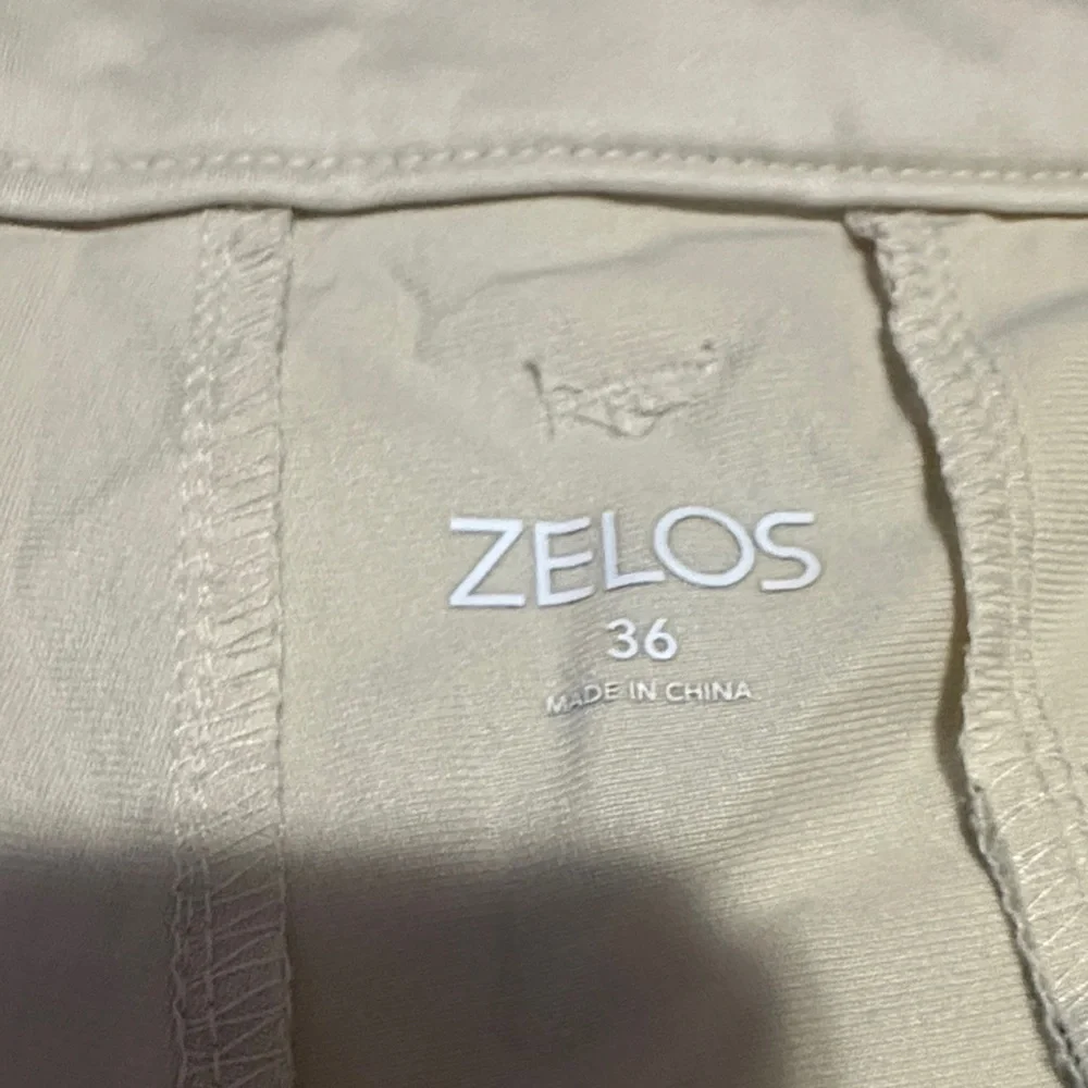 Zelos Cream Shorts - Picture 4 of 5